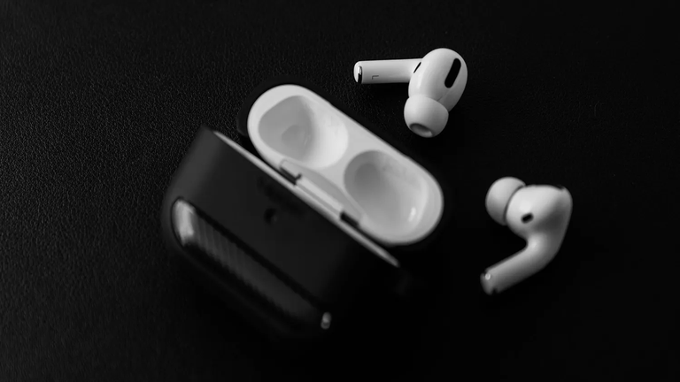 دوربین‌های AirPods می‌توانند از ژست‌های حرکتی شبیه Vision Pro پشتیبانی کنند